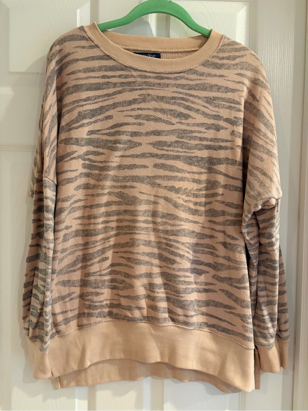Ocean Drive Peach and Gray Zebra-Print Crewneck Sweatshirt-Small
